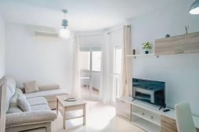 Amplio ideal para familias con piscina y padel, Fuengirola